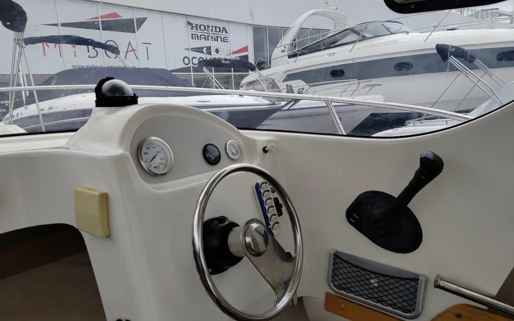 slider 25 Quicksilver Pilothouse 580