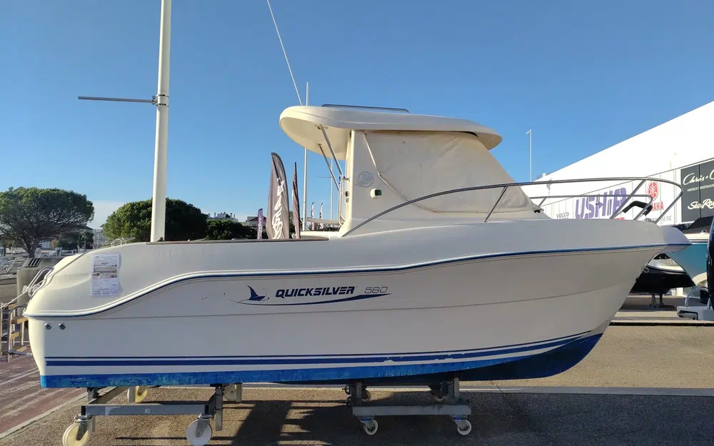 slider 2 Quicksilver Pilothouse 580