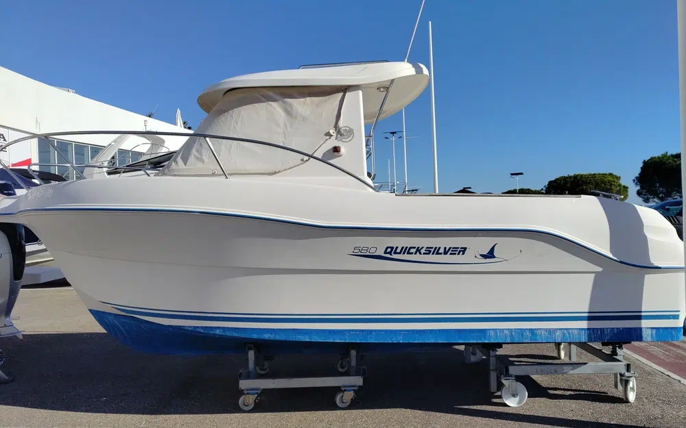 slider 0 Quicksilver Pilothouse 580