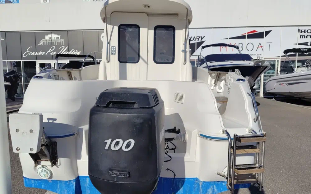 slider 7 Quicksilver Pilothouse 580