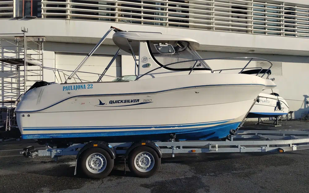 slider 3 Quicksilver Pilothouse 580