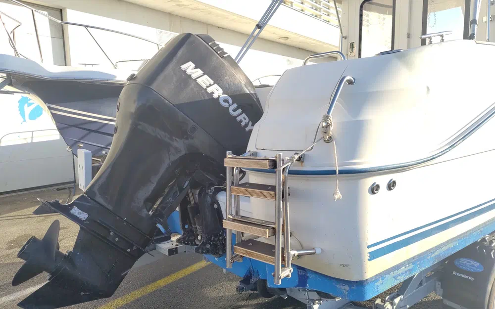 slider 4 Quicksilver Pilothouse 580