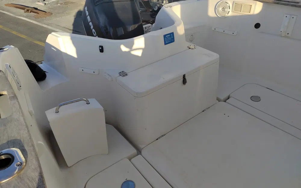 slider 5 Quicksilver Pilothouse 580