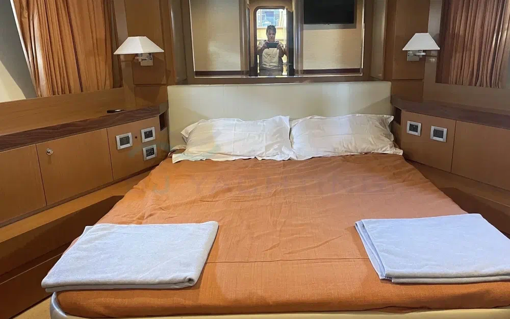 slider 14 Ferretti Altura 690
