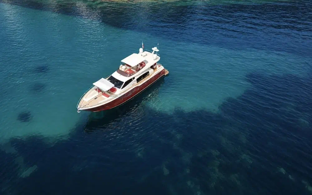 slider 3 Ferretti Altura 690