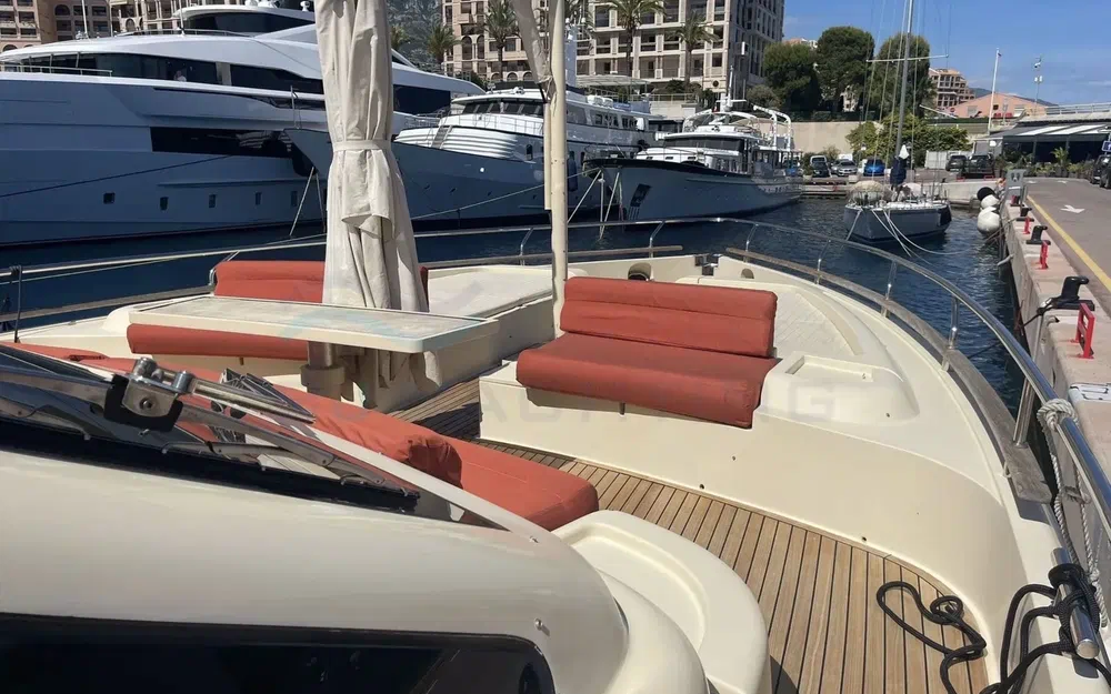 slider 5 Ferretti Altura 690