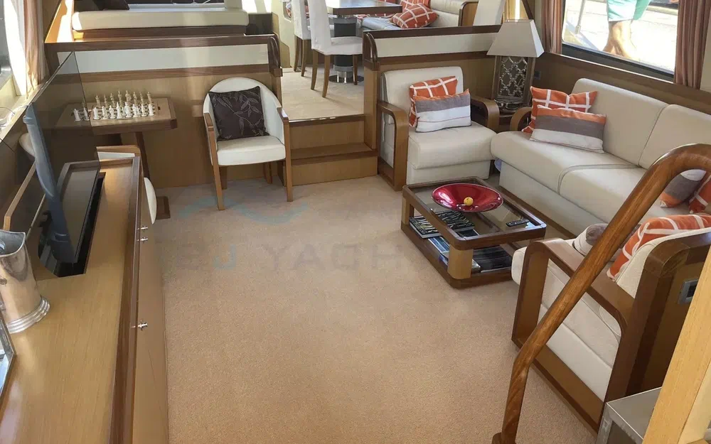 slider 8 Ferretti Altura 690