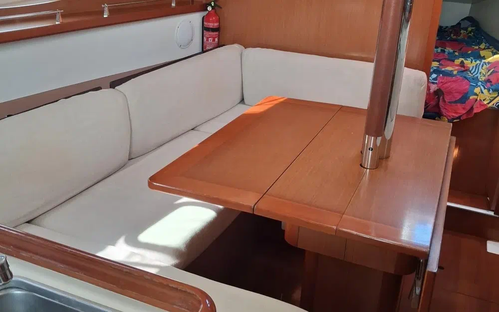 slider 12 Beneteau Oceanis 34