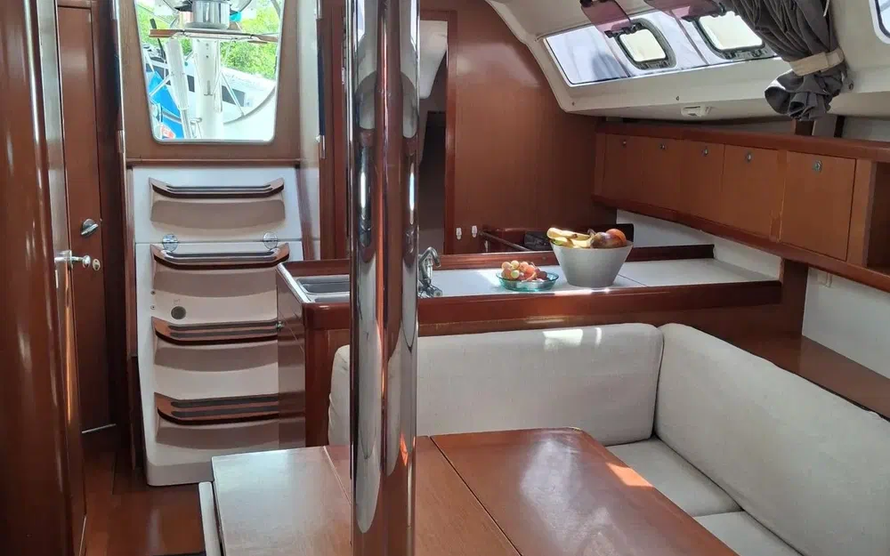slider 18 Beneteau Oceanis 34