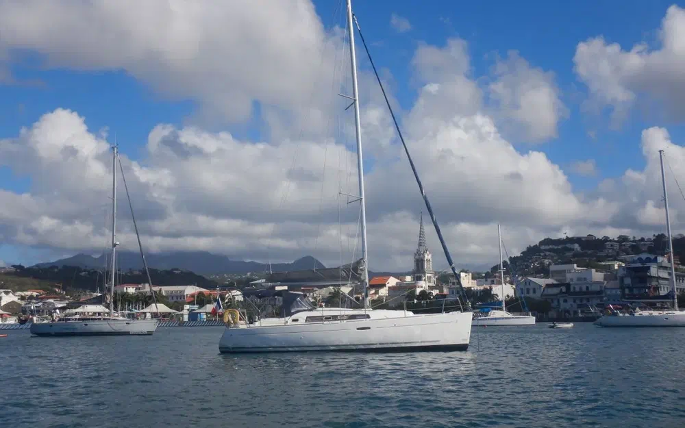 slider 1 Beneteau Oceanis 34