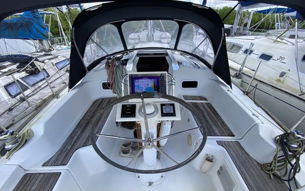 slider 2 Beneteau Oceanis 34