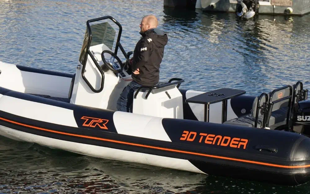 slider 13 3D Tender TR6 70cv
