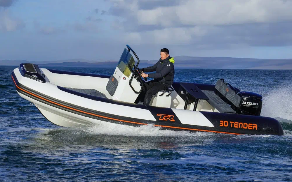 slider 4 3D Tender TR6 70cv