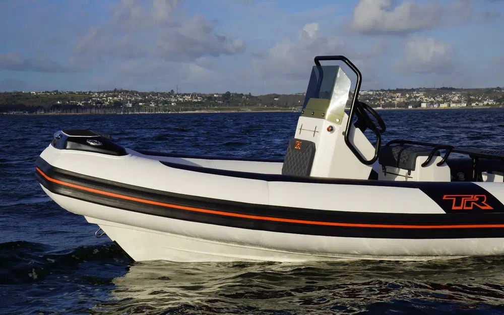 slider 8 3D Tender TR6 70cv