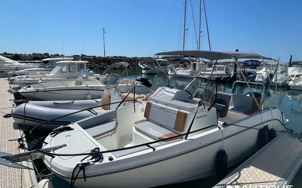 slider 0 Beneteau Flyer 7