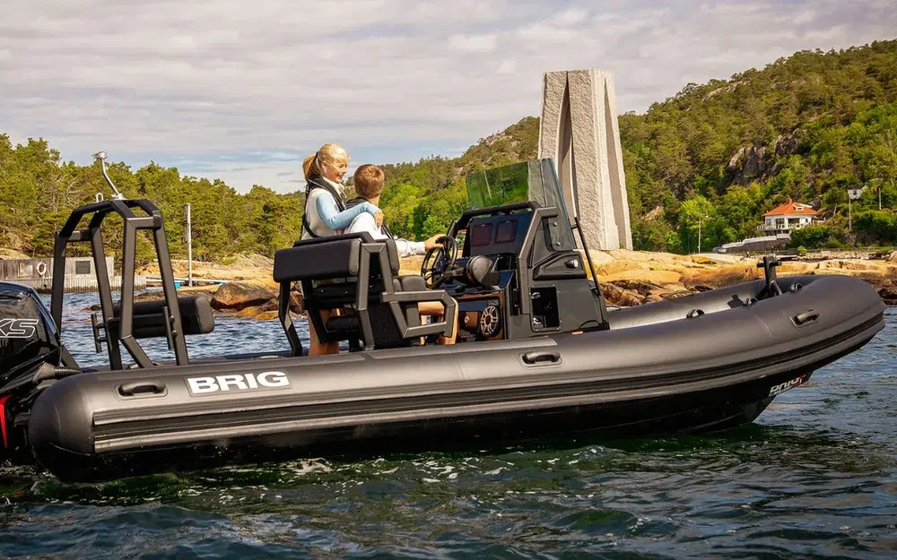 slider 5 Brig Navigator 20