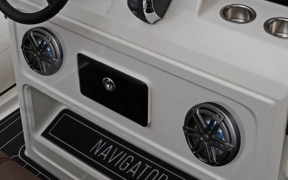 slider 1 Brig Navigator 24