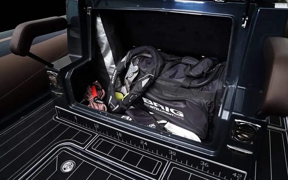 slider 9 Brig Navigator 26