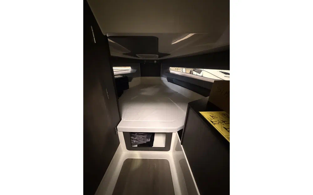 slider 11 Navan C30