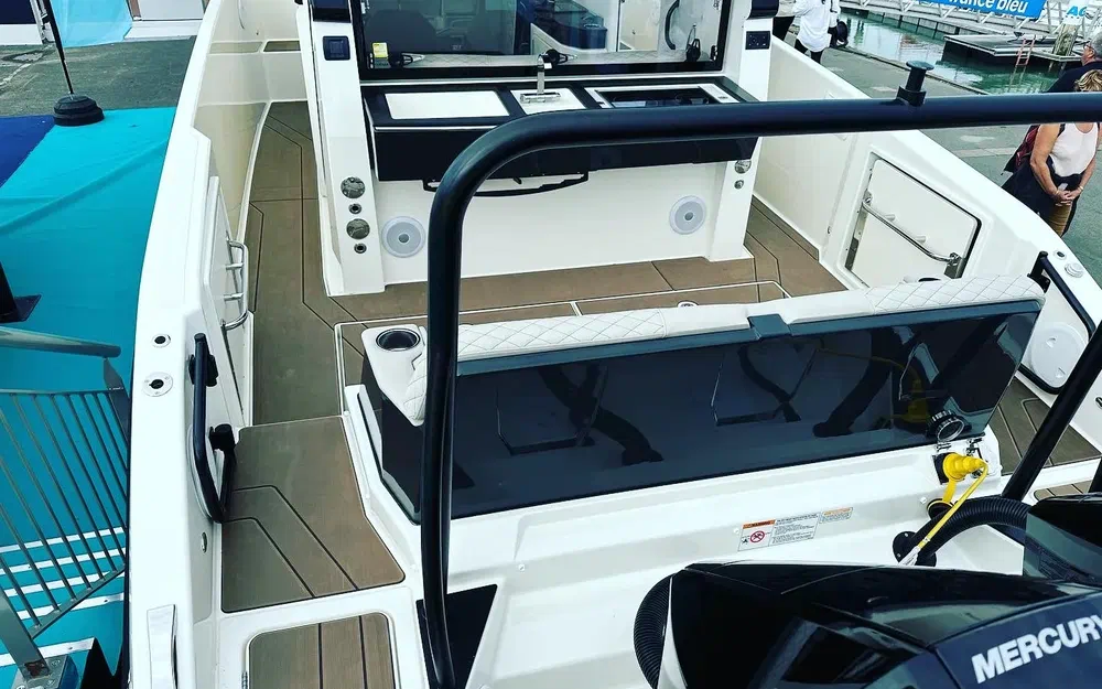 slider 8 Navan C30