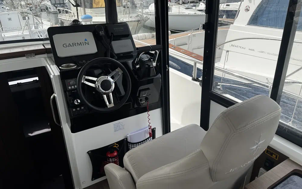 slider 17 Jeanneau Merry Fisher 895