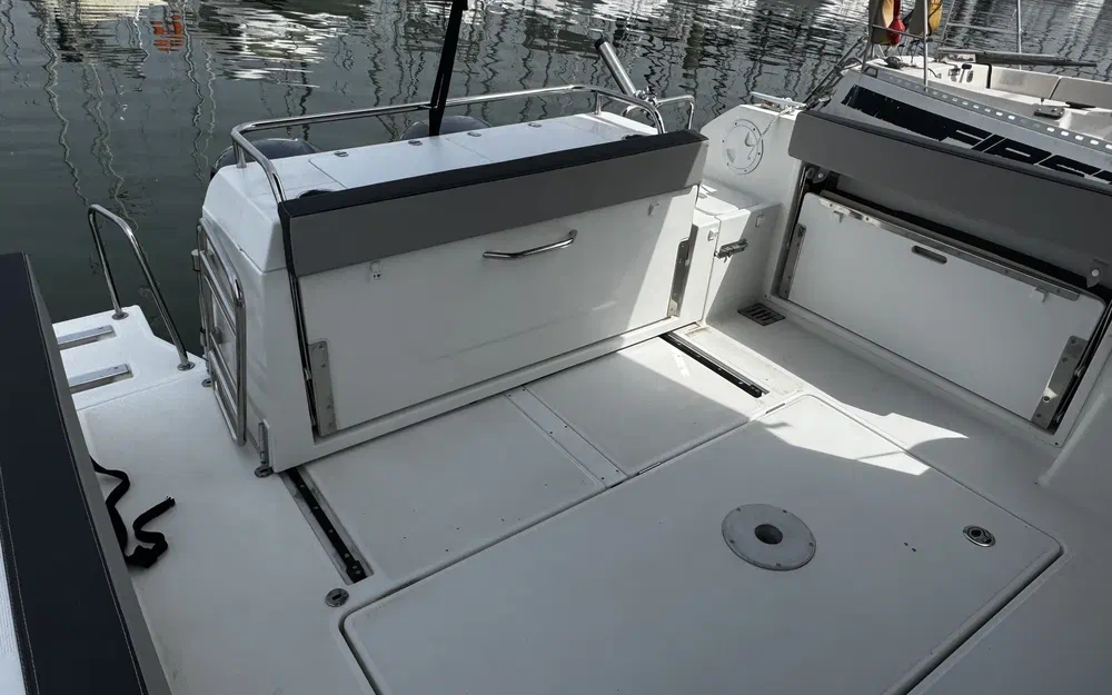 slider 5 Jeanneau Merry Fisher 895