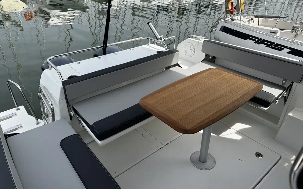 slider 6 Jeanneau Merry Fisher 895