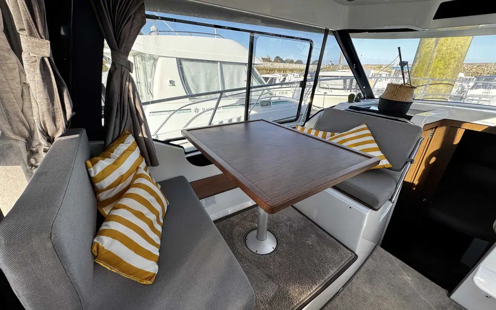 slider 10 Jeanneau Merry Fisher 895 Offshore