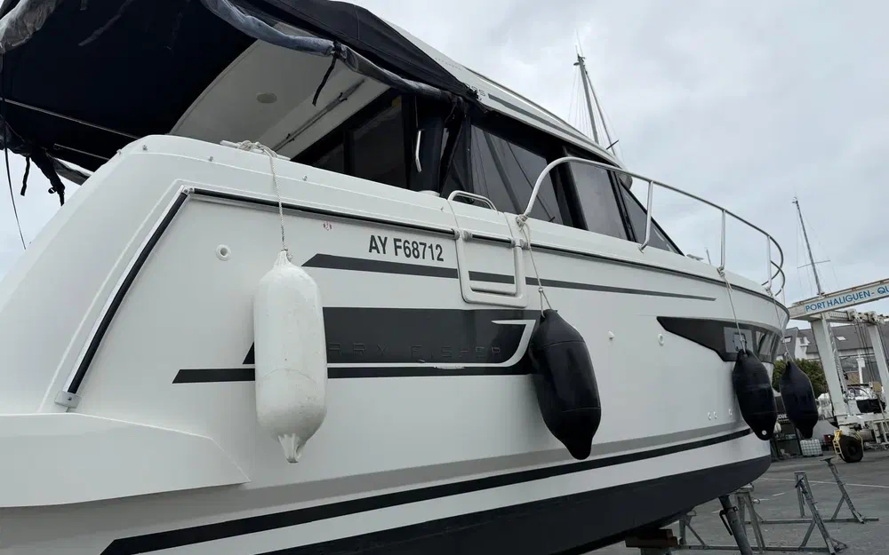 slider 1 Jeanneau Merry Fisher 895 Offshore