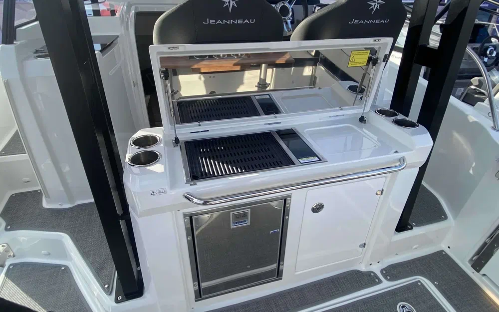 slider 6 Jeanneau Cap Camarat 9.0 WA Serie 2