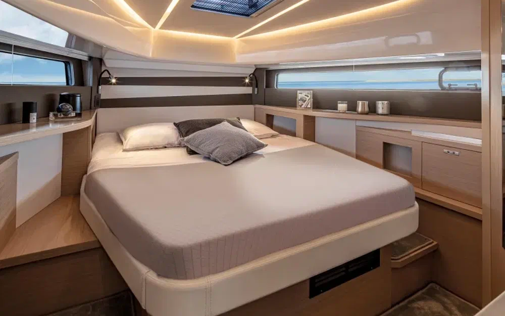 slider 8 Jeanneau DB 37