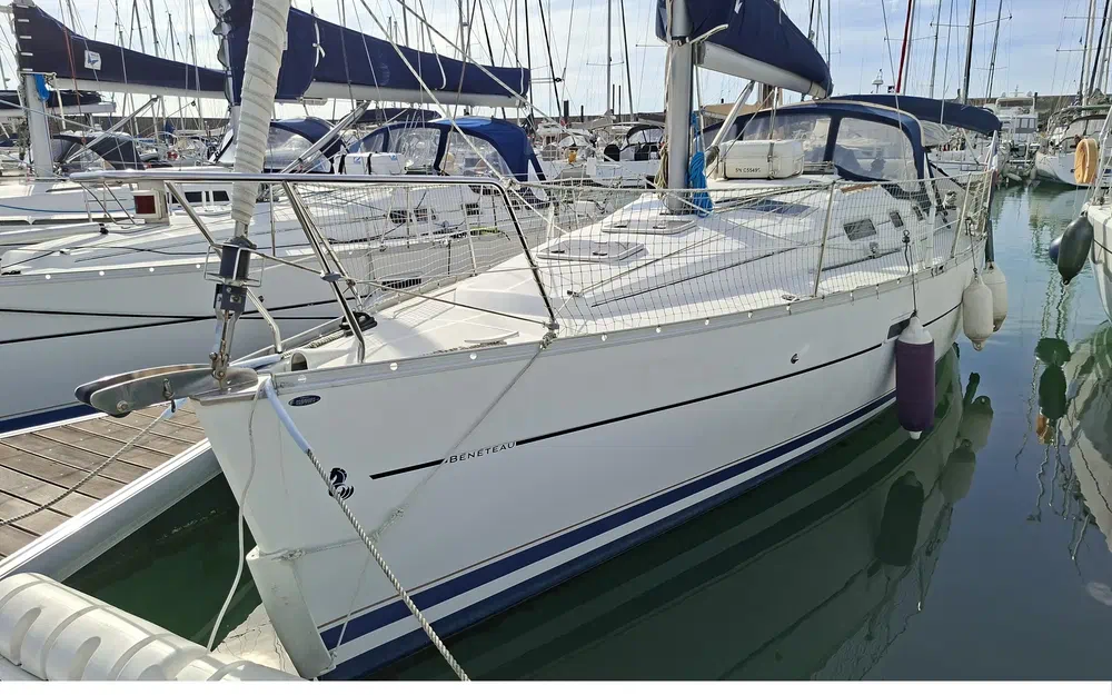 slider 1 Beneteau OCEANIS 323