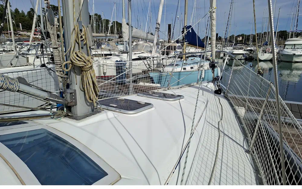 slider 4 Beneteau OCEANIS 323