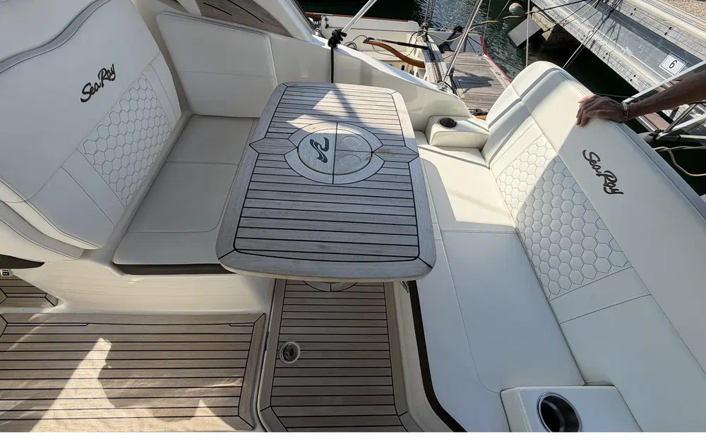 slider 4 Sea Ray 265 Sundancer