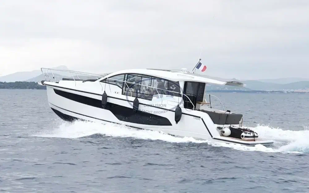 slider 14 Sealine C335
