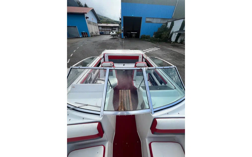 slider 9 Four Winns Horizon 200
