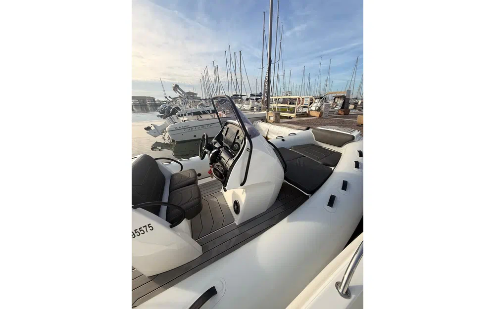 slider 4 Grand Golden Line G650