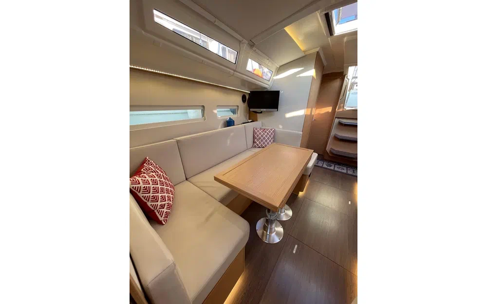 slider 13 Jeanneau Sun Odyssey 410