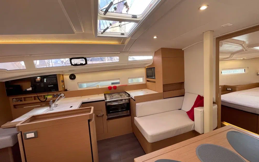 slider 14 Jeanneau Sun Odyssey 410
