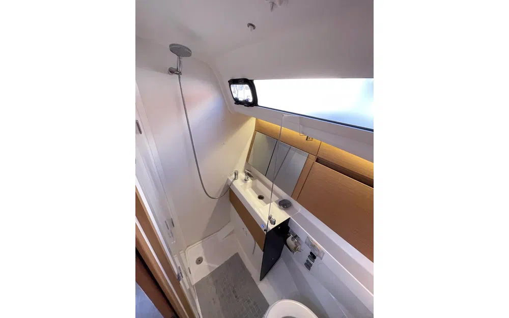 slider 21 Jeanneau Sun Odyssey 410