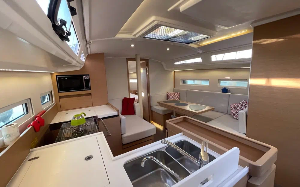 slider 10 Jeanneau Sun Odyssey 410