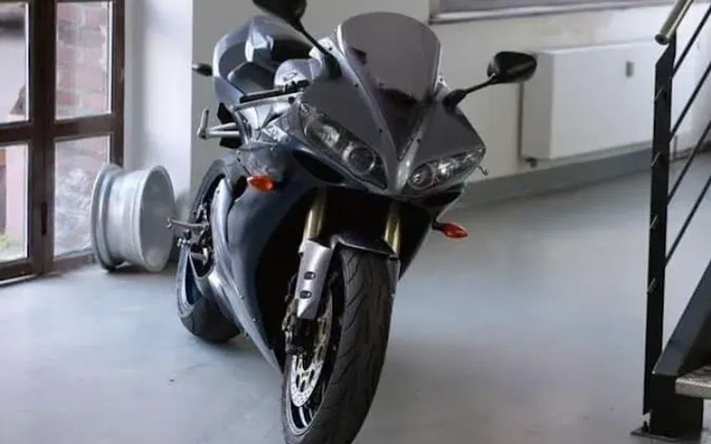 slider 3 Moto YAMAHA R1
