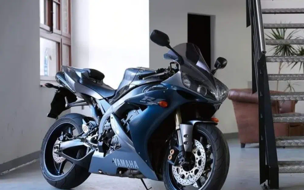 slider 0 Moto YAMAHA R1