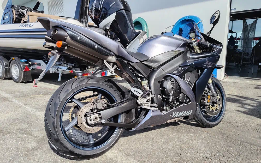 slider 4 Moto YAMAHA R1