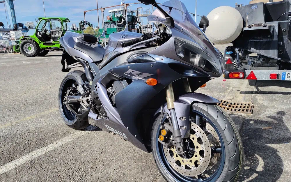 slider 6 Moto YAMAHA R1
