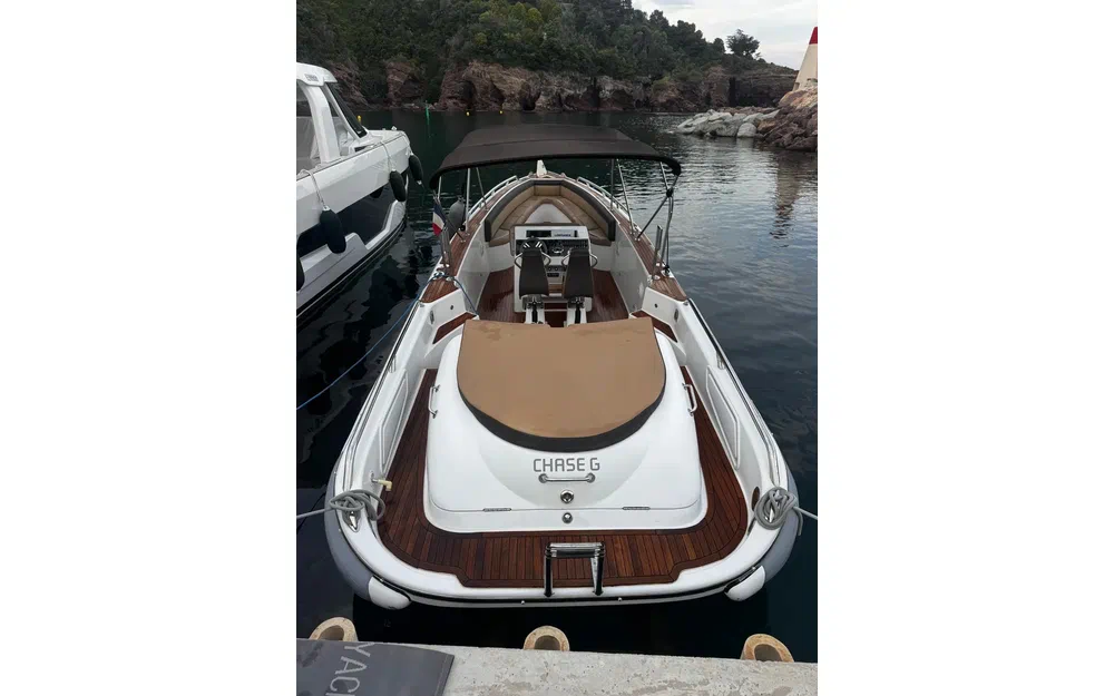 slider 3 Novurania Chase 38