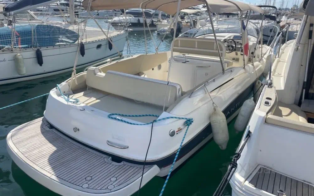 slider 1 Bayliner Avanti 8
