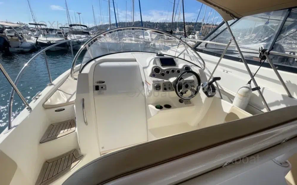 slider 3 Bayliner Avanti 8