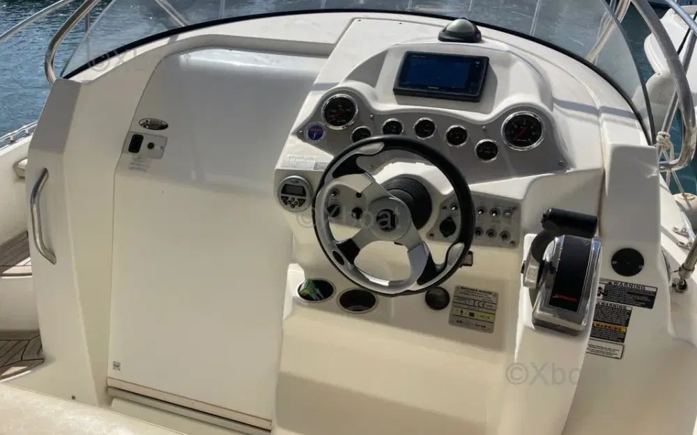 slider 4 Bayliner Avanti 8