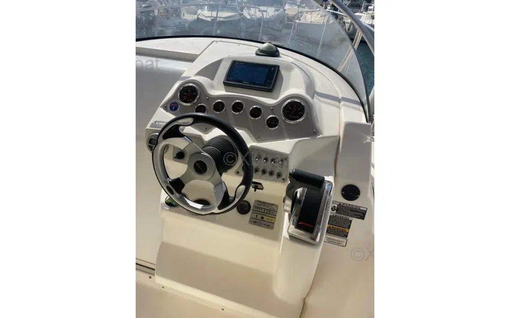 slider 5 Bayliner Avanti 8